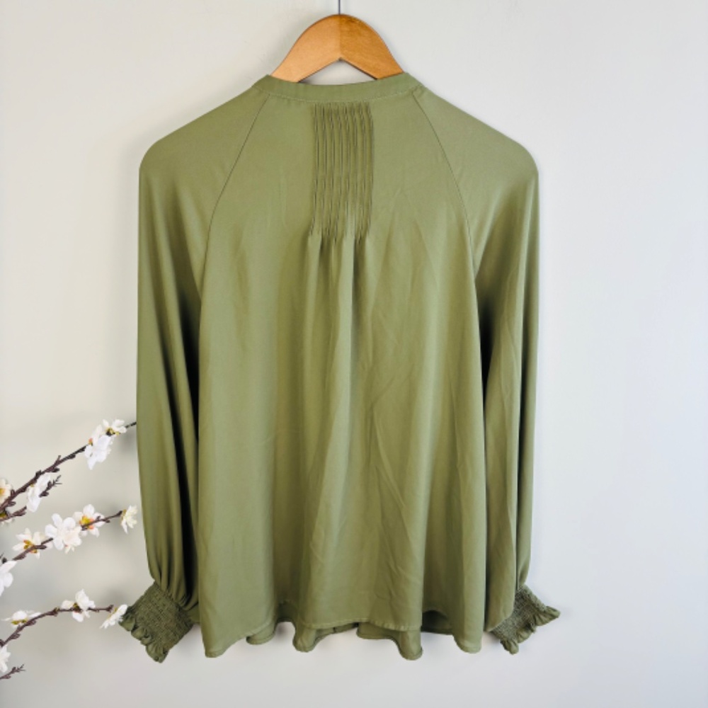 Torrid Georgette Smocked Button Front Blouse Size… - image 6